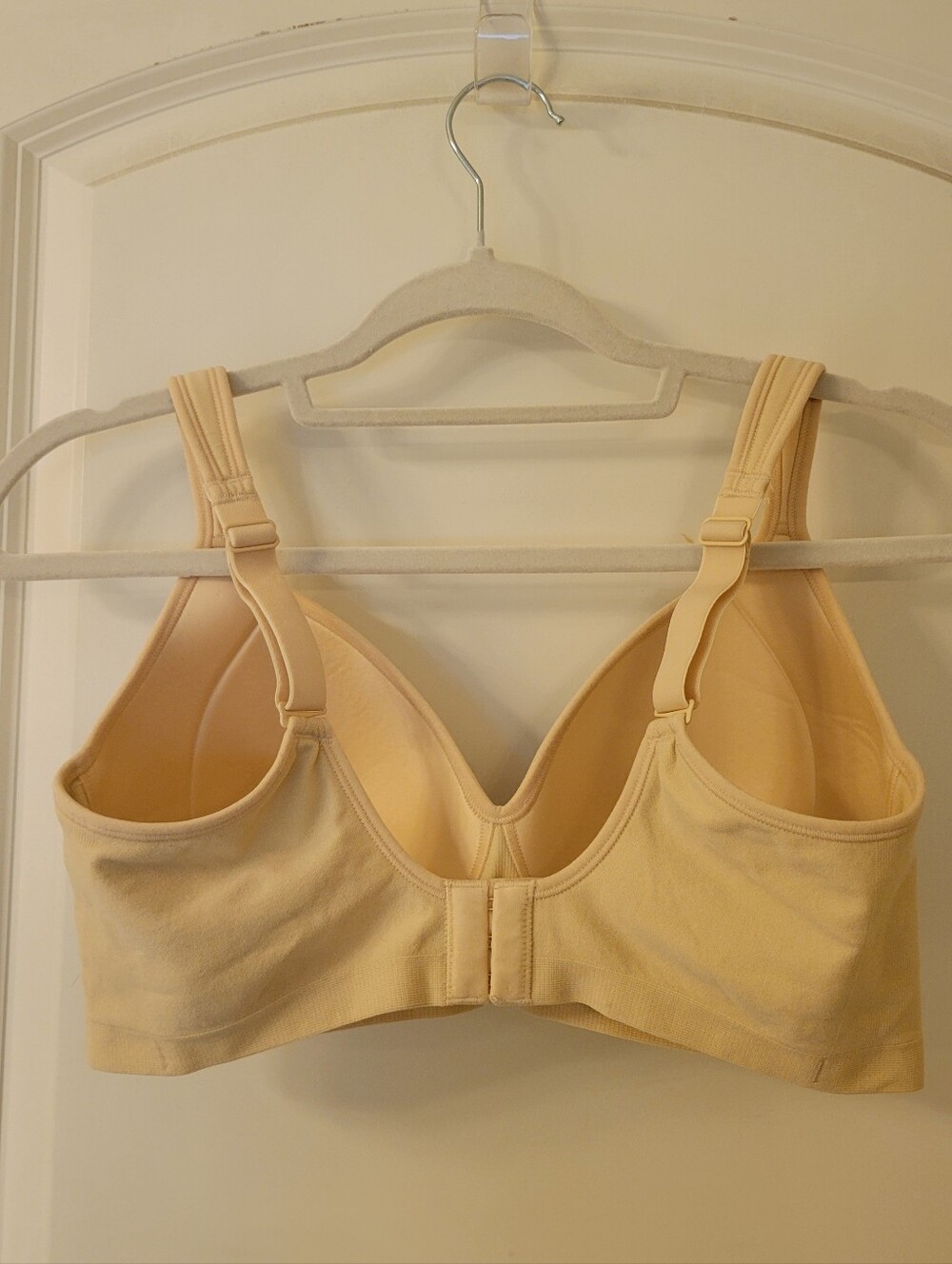 Pair of Underoutfit Bras Size XL - Picture 5 of 9